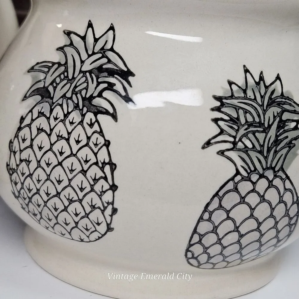 Vtg Signature Housewares Black Pineapples & White Lidded Sugar Bowl Dish Set / 2